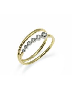Alianza espiral de oro amarillo y diamantes